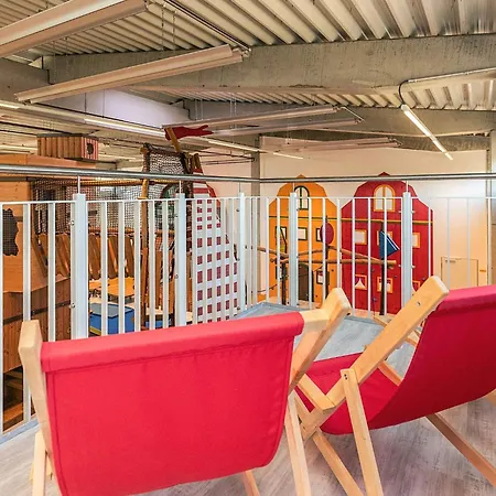 6 Person In דירה *