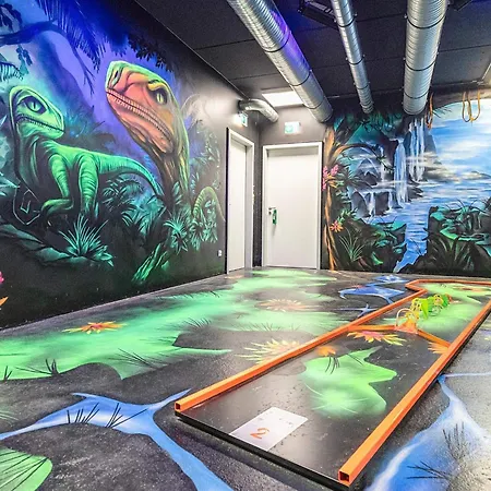 דירה 6 Person In *